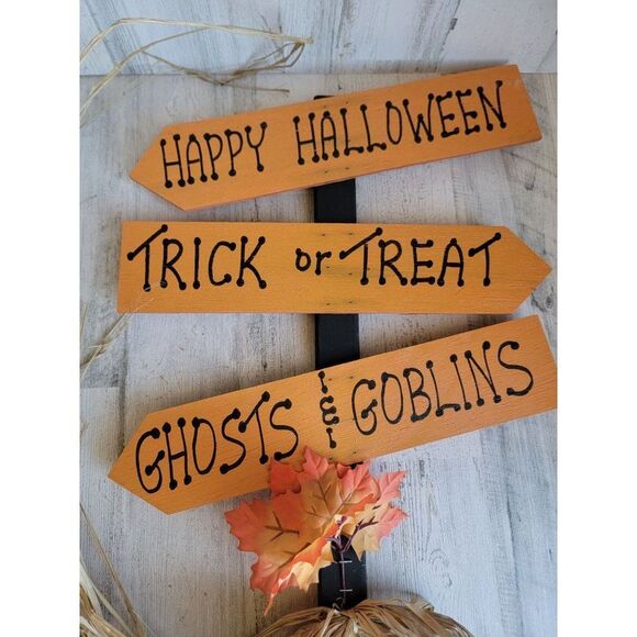 Happy Halloween ghosts goblins trick or treat wooden crossing sign prop decor - Picture 3 of 13